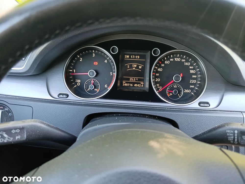 Volkswagen Passat 2.0 TDI Highline - 6