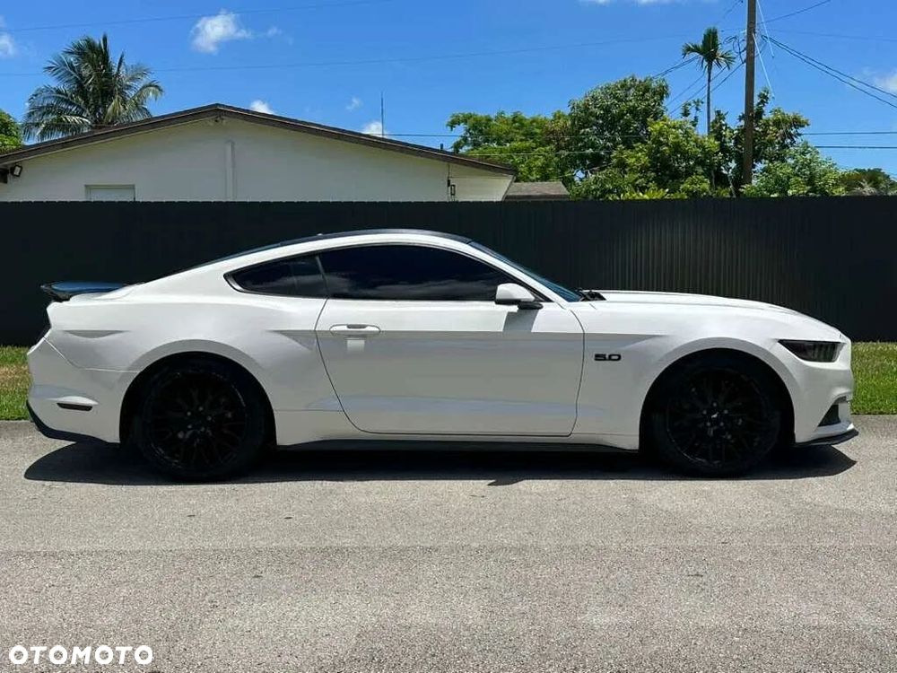 Ford Mustang - 3