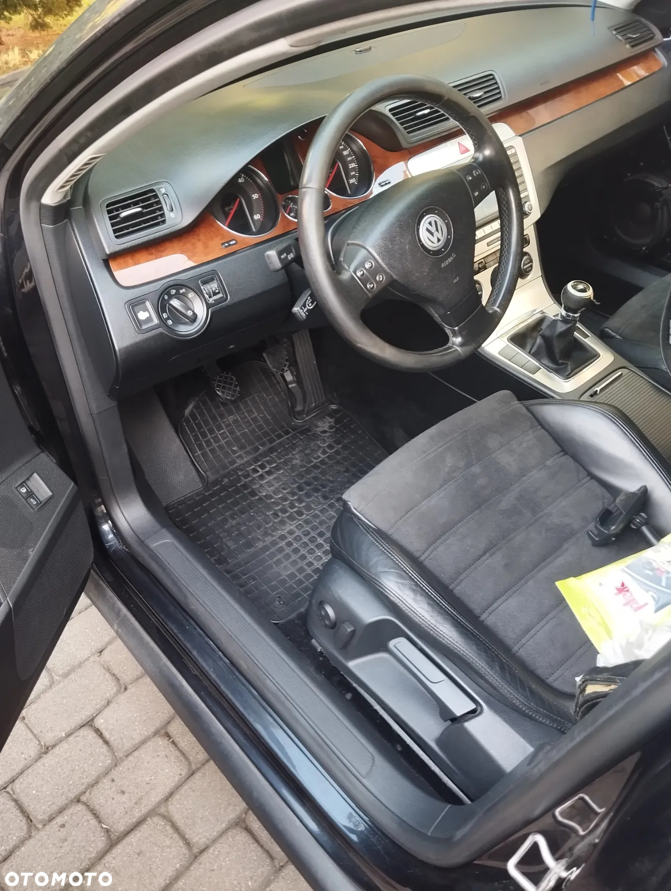 Volkswagen Passat 2.0 TDI DPF Highline - 14
