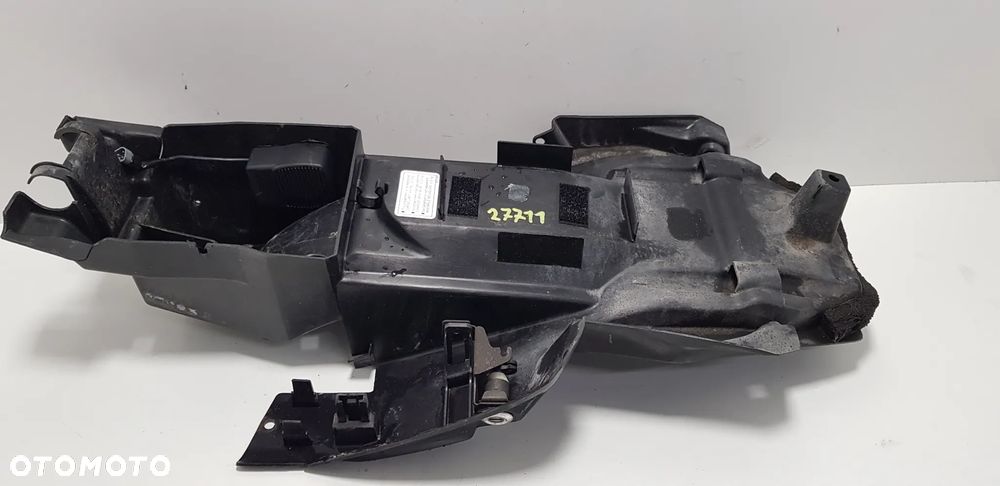 Honda 125 Varadero 01-06 Nadkole Tył Wypełnienie pod Fotel - 1