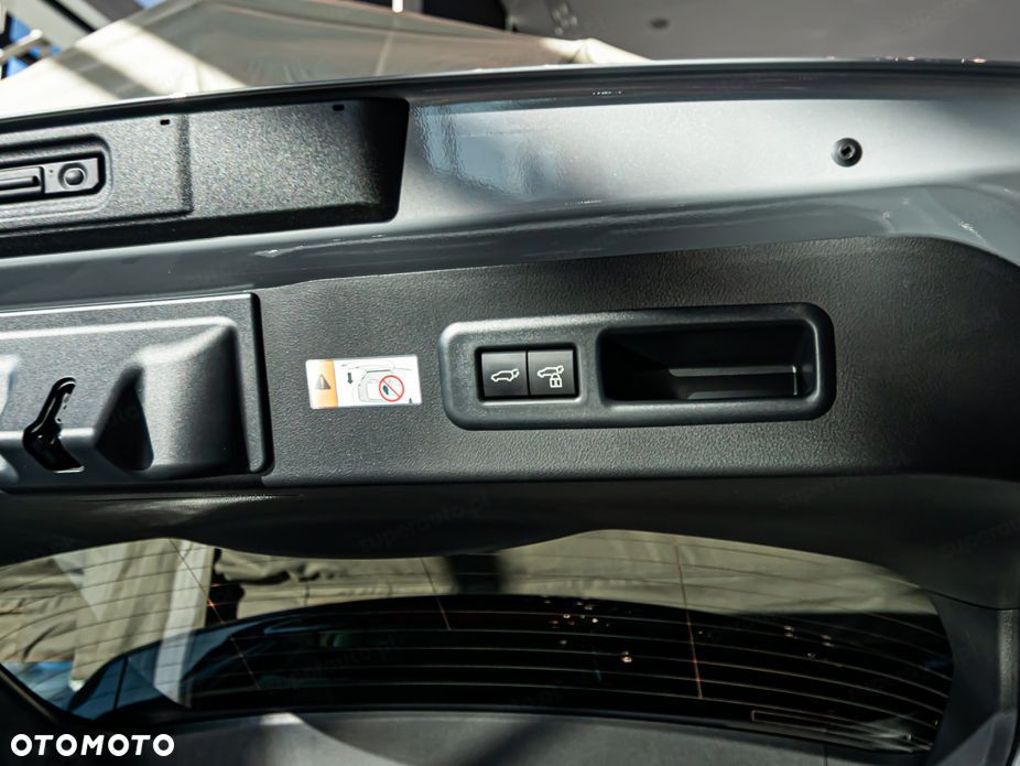Lexus LBX - 16