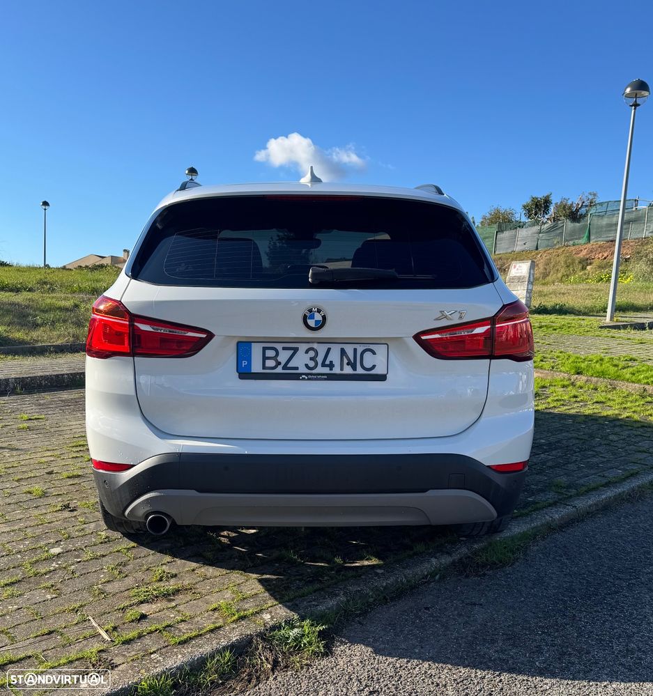 BMW X1 xDrive18d Sport Line - 6