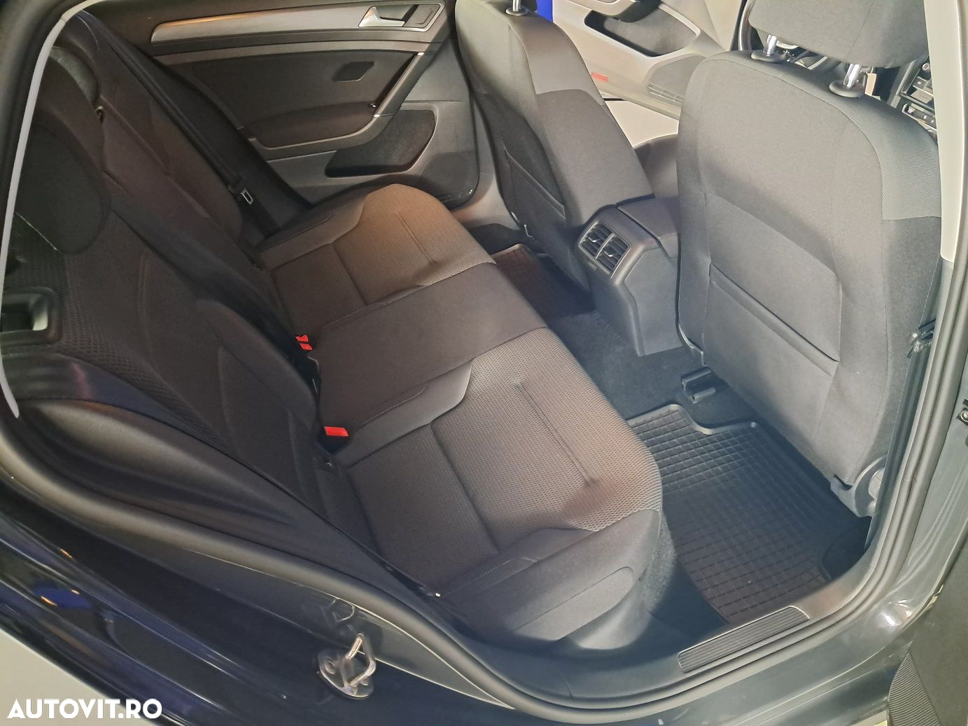 Volkswagen Golf - 18
