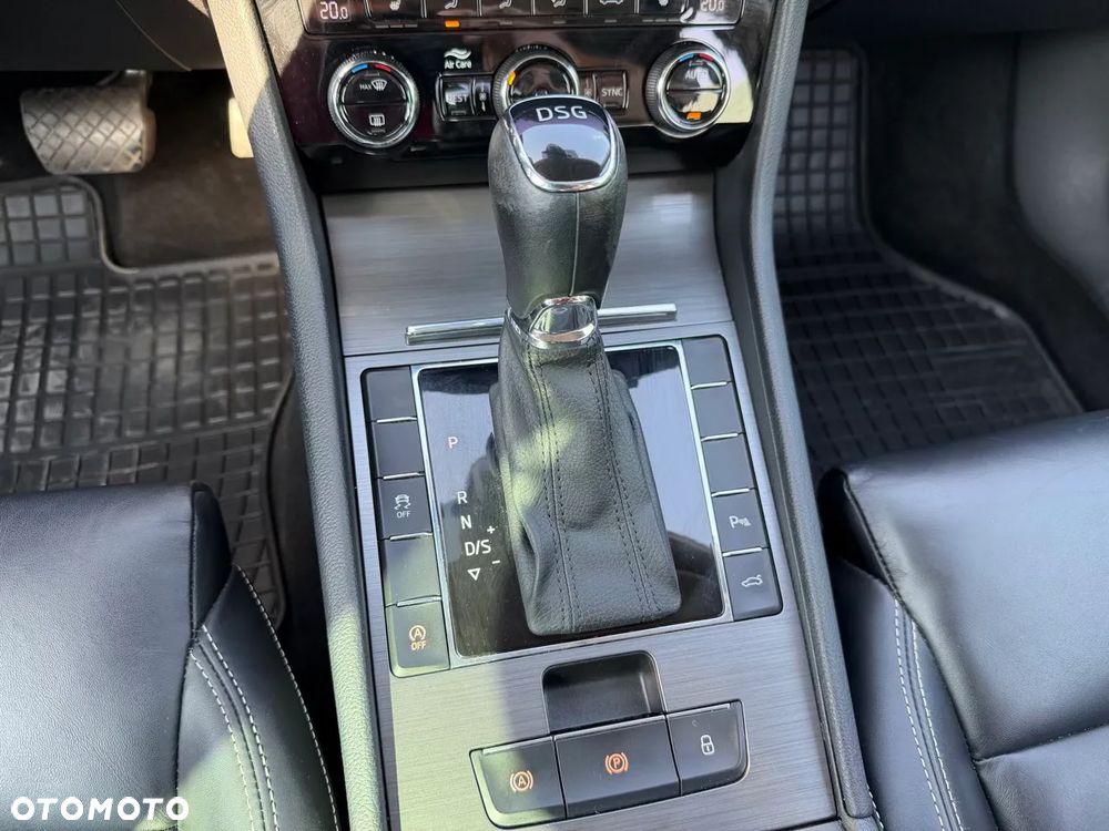 Skoda Superb 2.0 TDI SCR Style DSG - 20