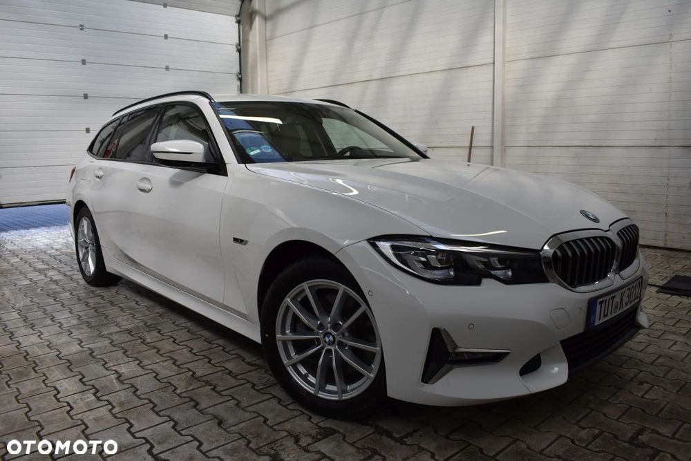 BMW Seria 3 320e Luxury Line - 1