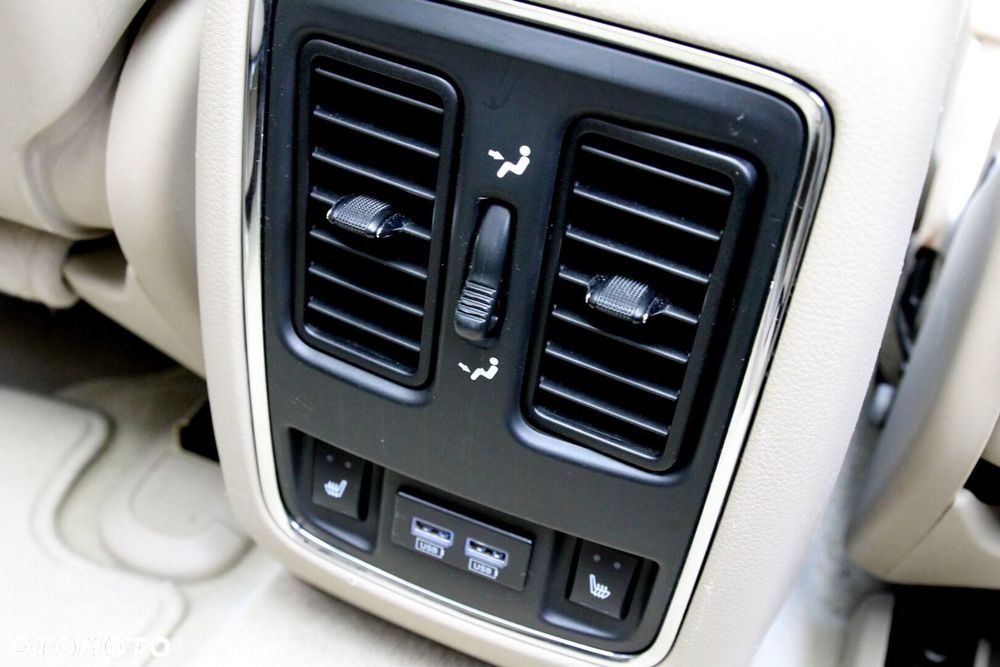 Jeep Grand Cherokee - 30