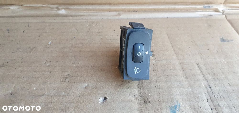 Przełącznik regulacji świateł Renault Espace IV 8200147868 - 1