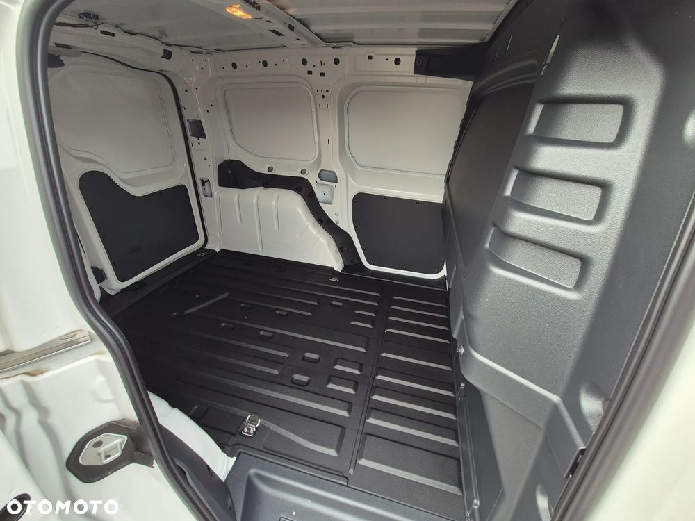 Volkswagen Caddy Cargo - 11