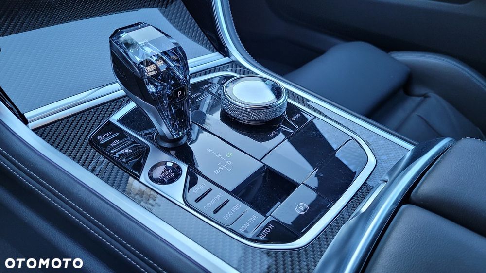 BMW Seria 8 - 35