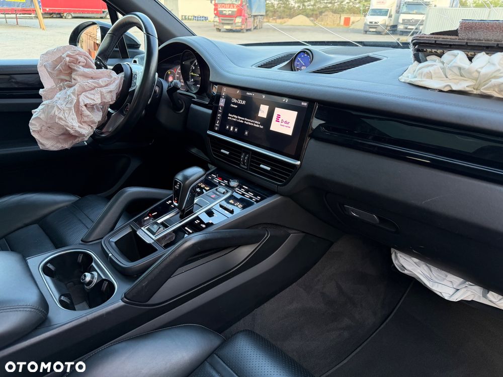Porsche Cayenne E-Hybrid Tiptronic S Platinum Edition - 32