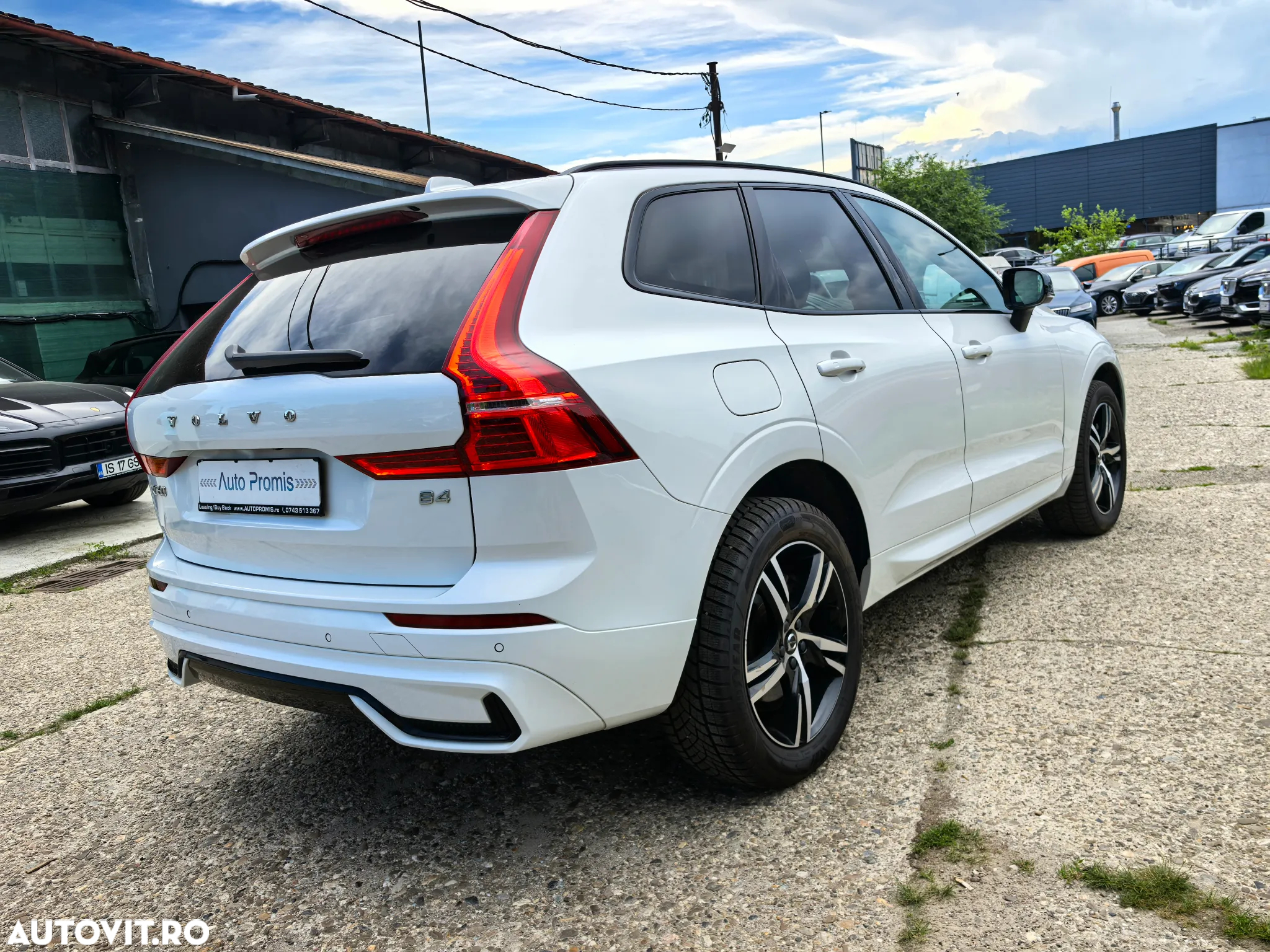 Volvo XC 60 B4 MHEV R-Design - 4
