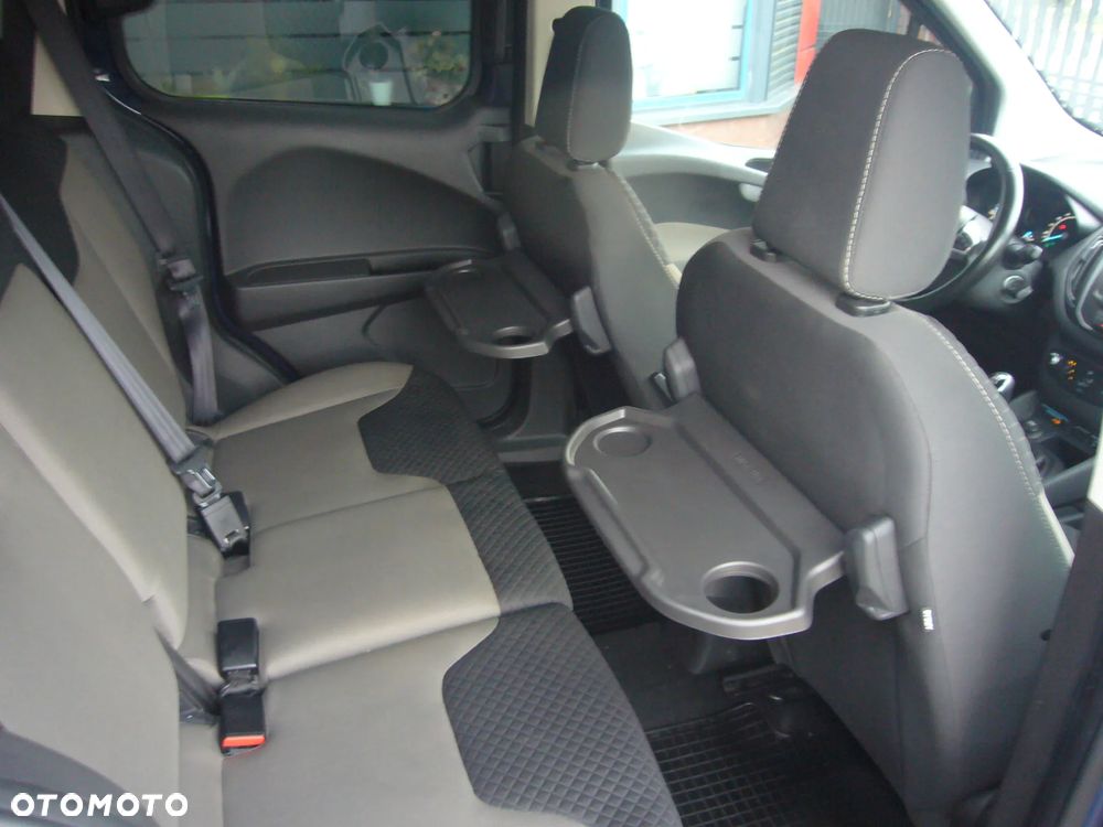 Ford Tourneo Courier 1.5 TDCi Titanium - 16