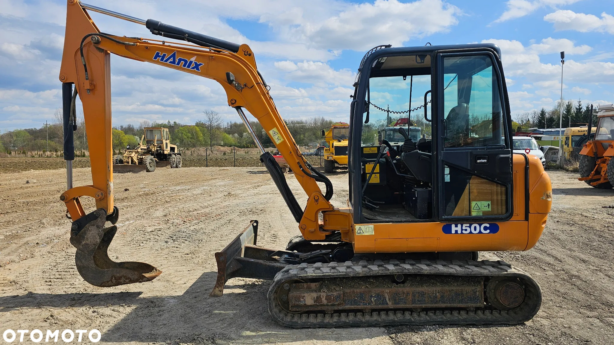 Hanix H50C - 4