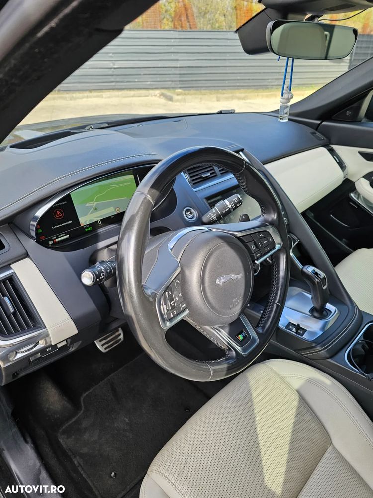 Jaguar E-Pace P250 AWD R-Dynamic Black - 32