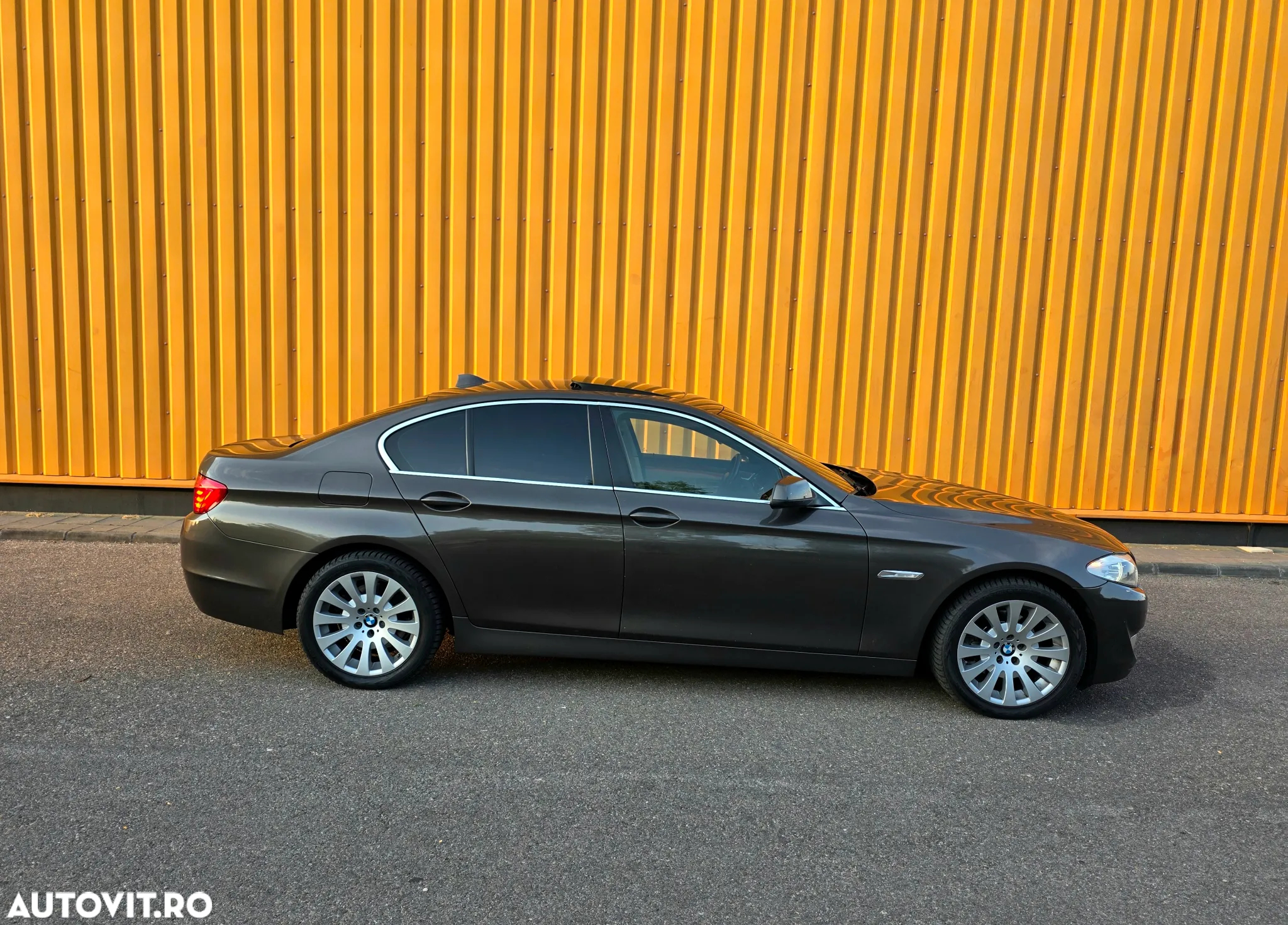 BMW Seria 5 520d - 5