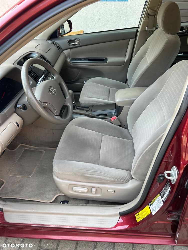 Toyota Camry - 21