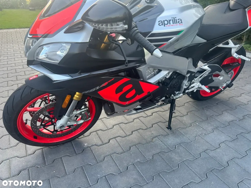 Aprilia RSV - 12