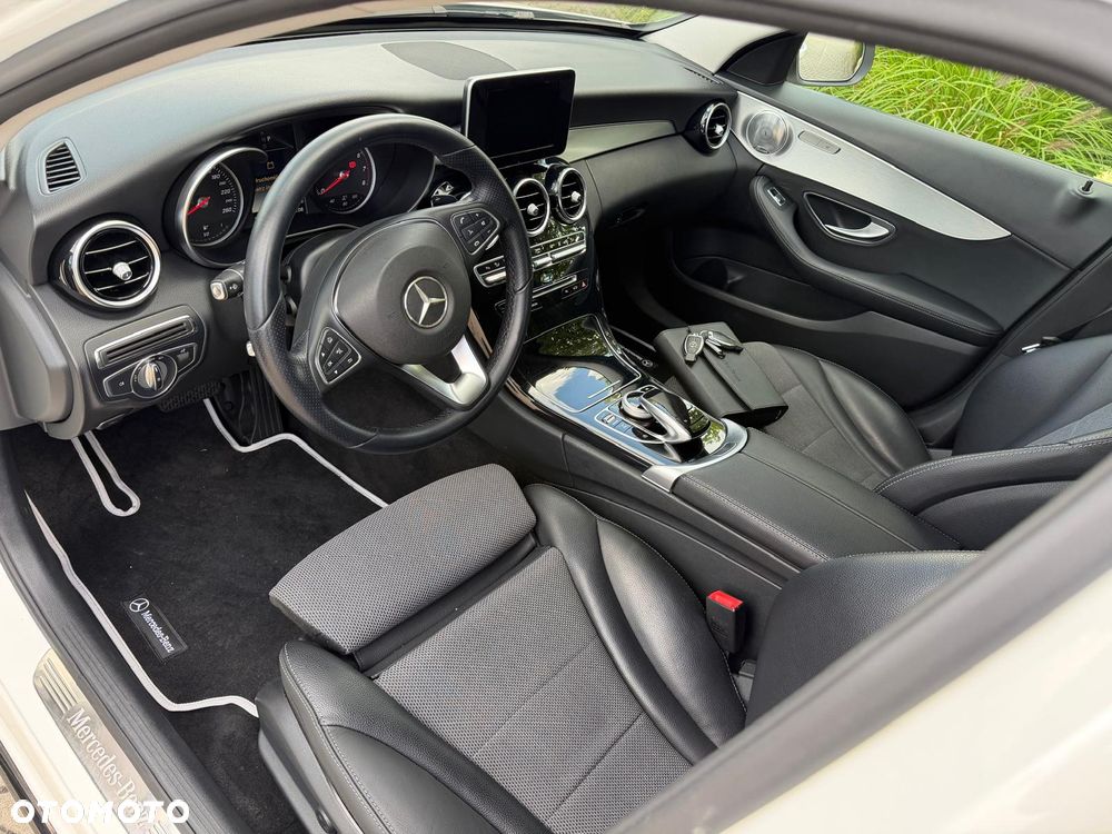 Mercedes-Benz Klasa C 200 7G-TRONIC Exclusive - 5