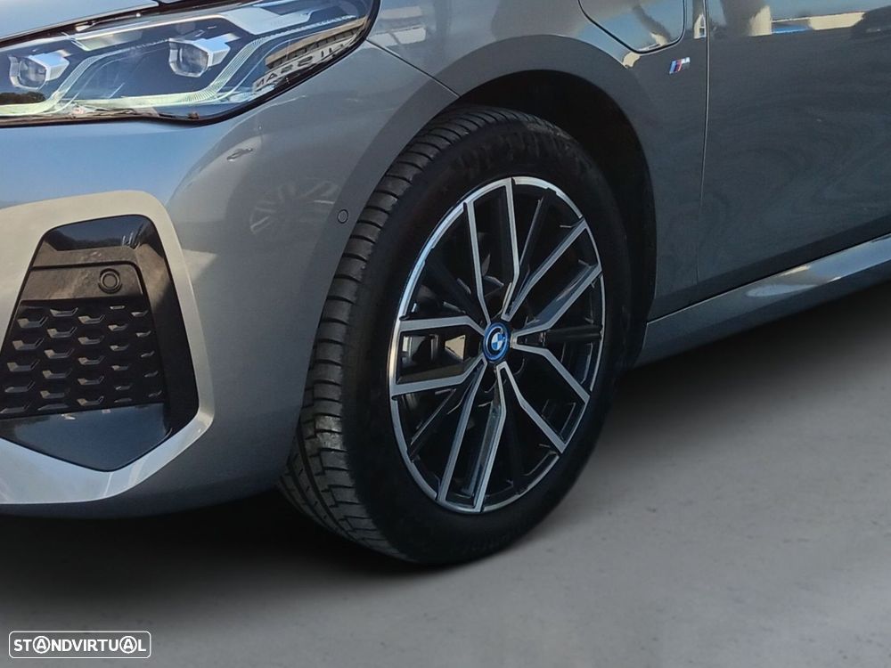 BMW 225 e xDrive Pack Desportivo M — fotografia 4