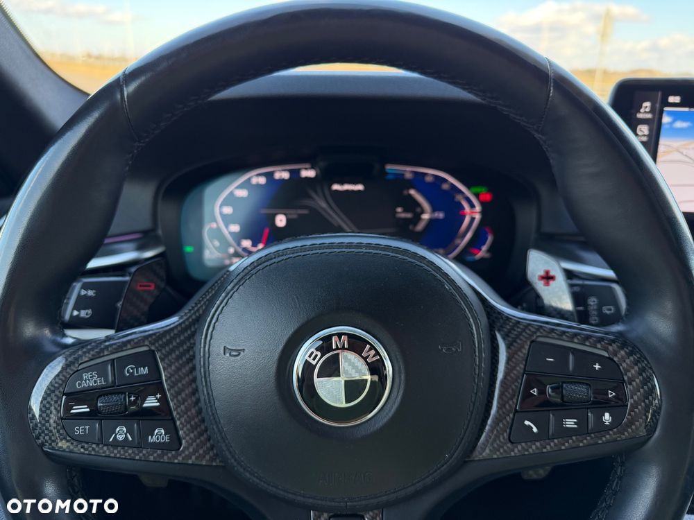 BMW Seria 5 520d xDrive - 24