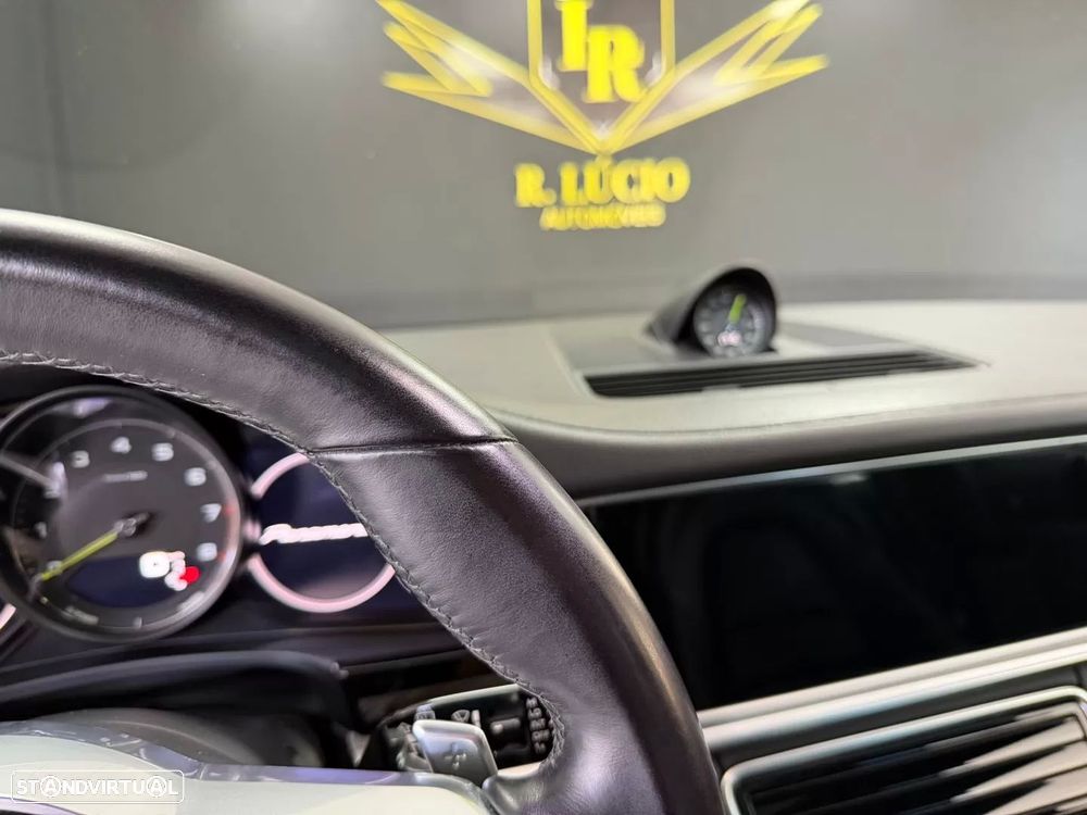 Porsche Panamera Sport Turismo 4 E-Hybrid - 7