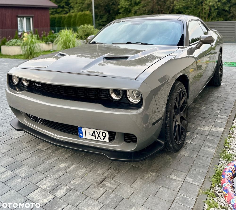Dodge Challenger - 10