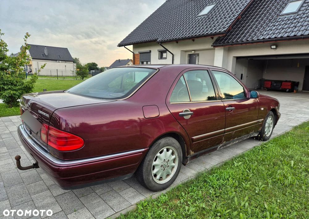 Mercedes-Benz Klasa E - 11