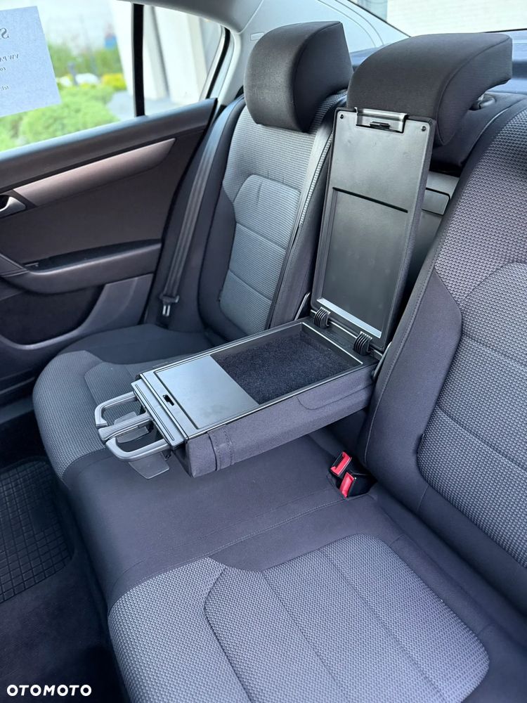 Volkswagen Passat - 13