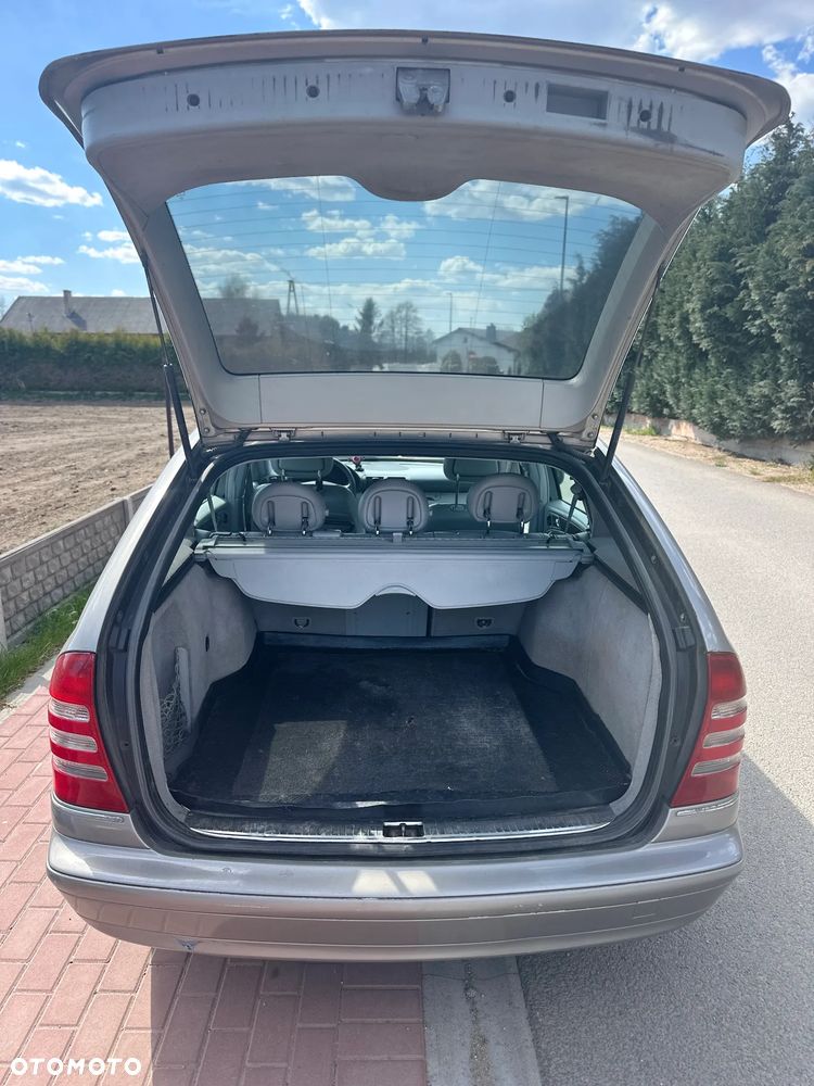 Mercedes-Benz Klasa C 240 4Matic Avantgarde - 40