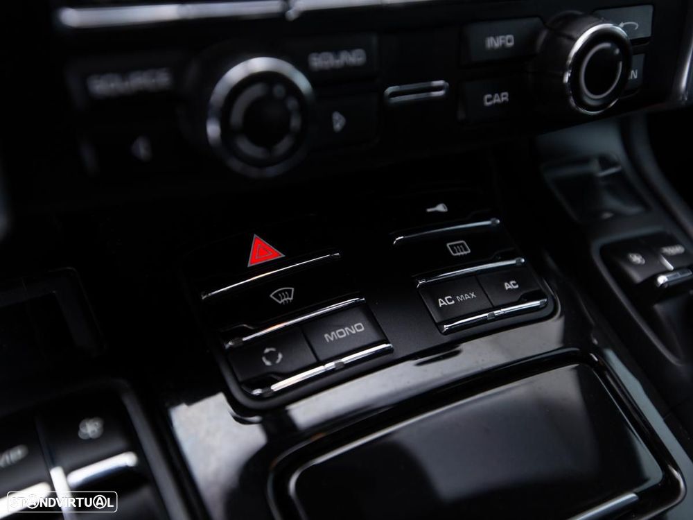 Porsche Cayenne - 23