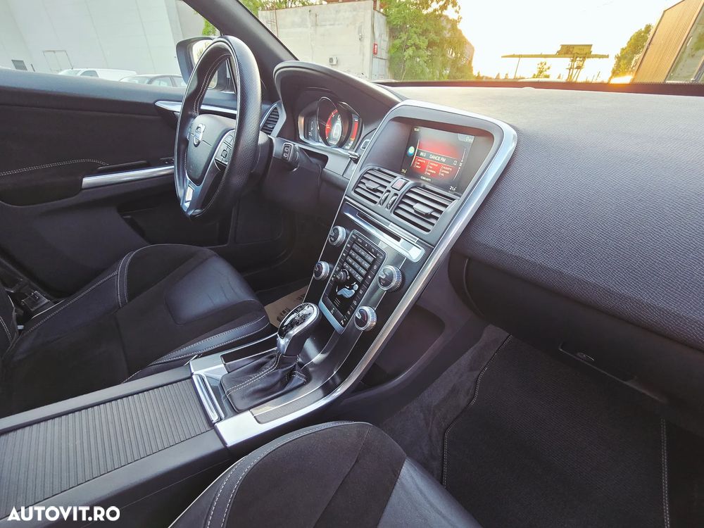 Volvo XC 60 D4 VEA Start-Stop R-Design - 11