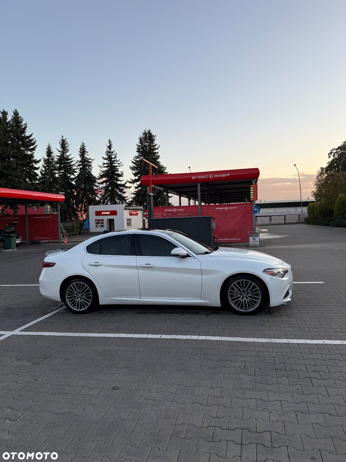 Alfa Romeo Giulia 2.0 Turbo 16V AT8 Veloce Ti - 3