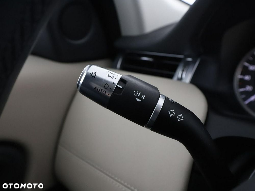 Land Rover Discovery Sport 2021