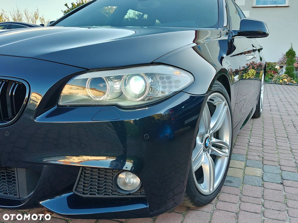 BMW Seria 5 525d xDrive - 11