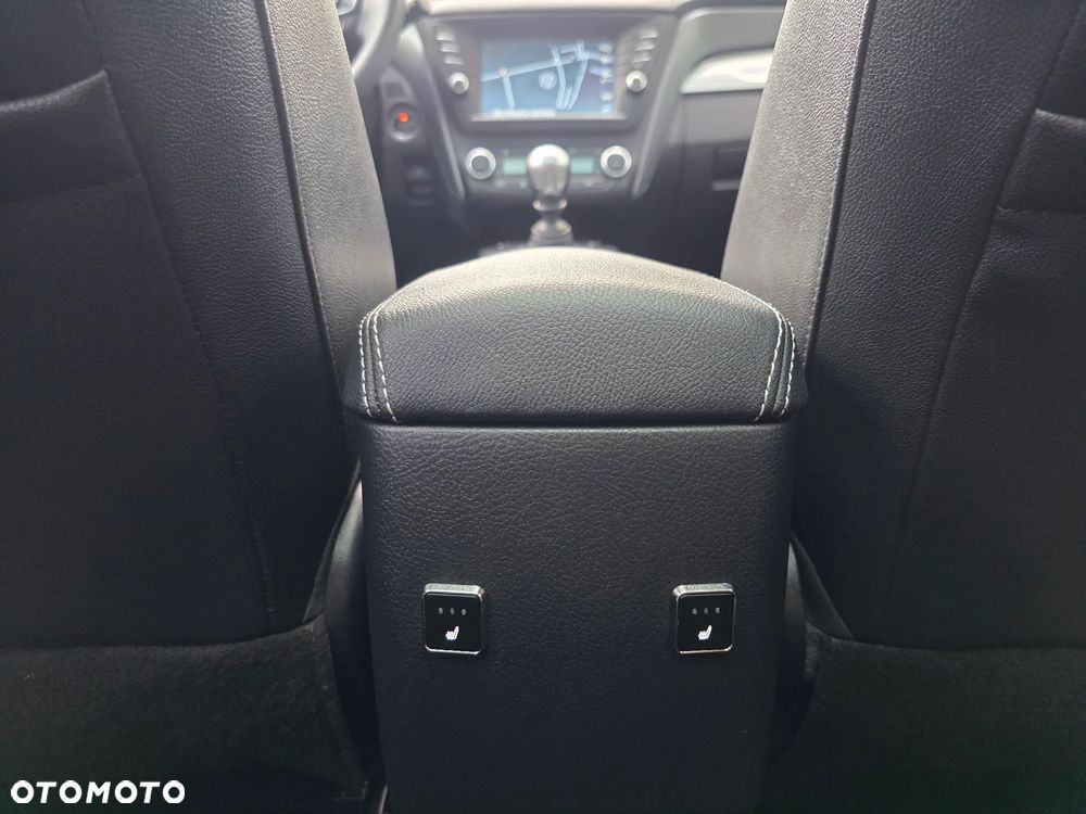 Toyota Avensis 1.8 Prestige - 22