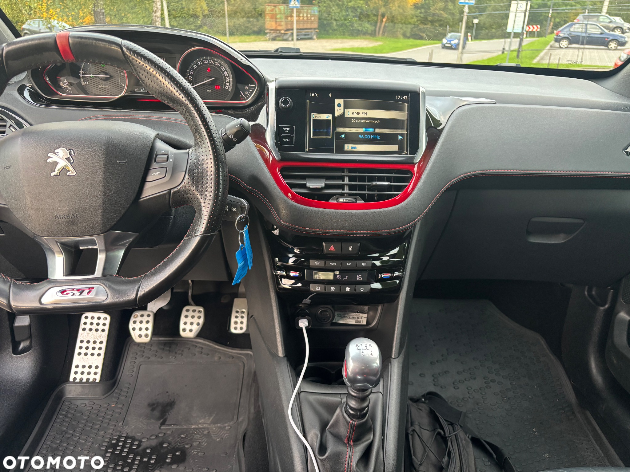 Peugeot 208 1.6 THP GTi - 37