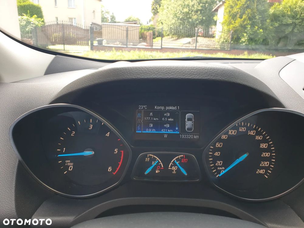 Ford Kuga 2.0 TDCi 4x4 Titanium - 8