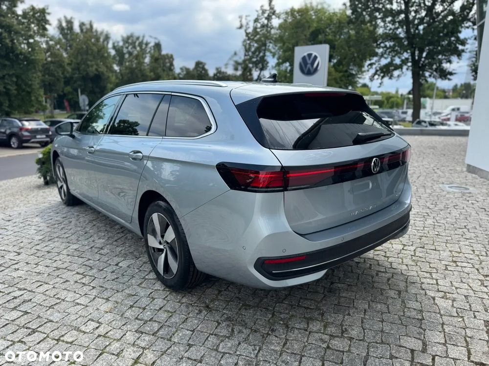 Volkswagen Passat - 9