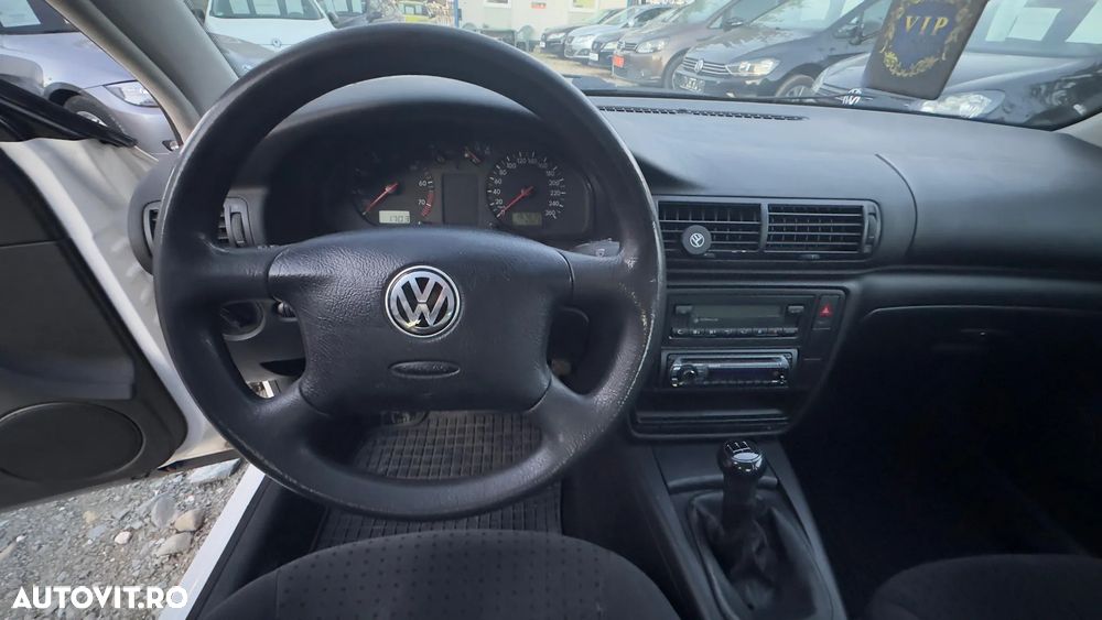 Volkswagen Passat - 8