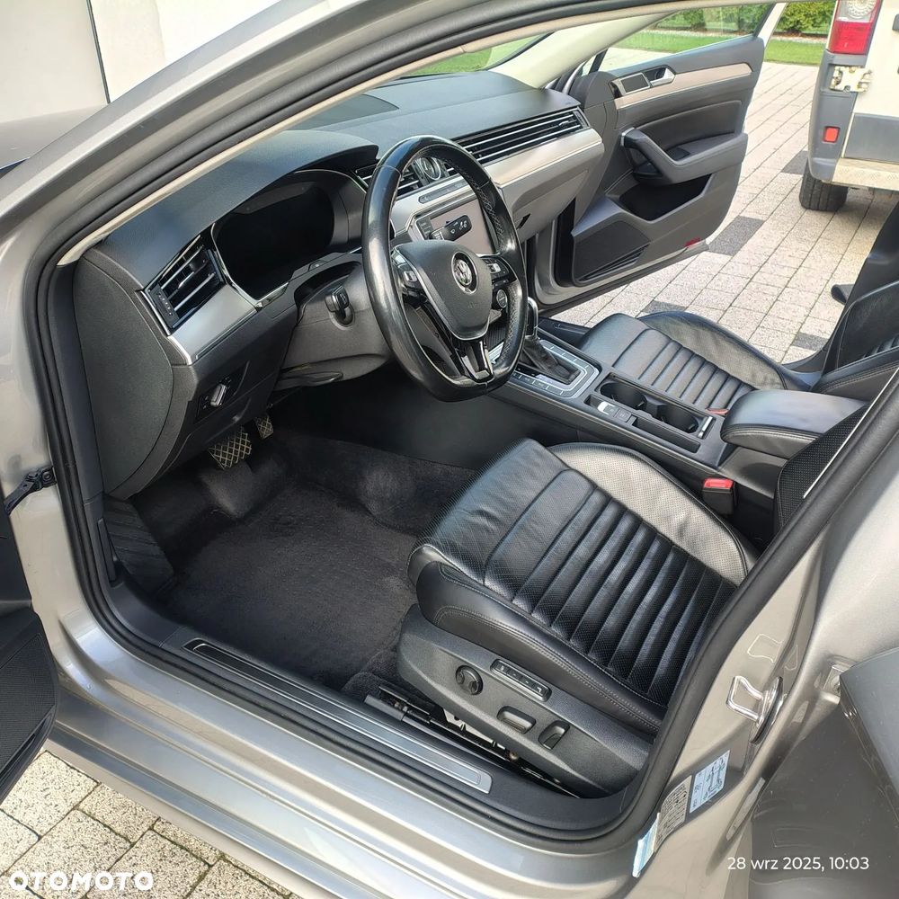 Volkswagen Passat - 13