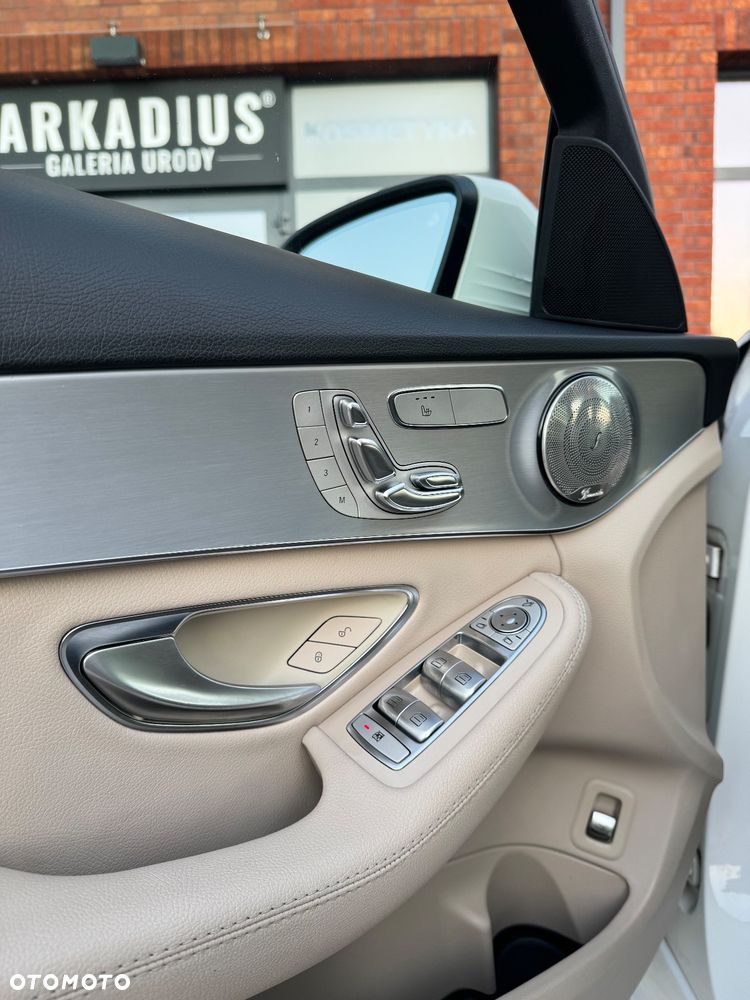 Mercedes-Benz Klasa C 300 7G-TRONIC - 9