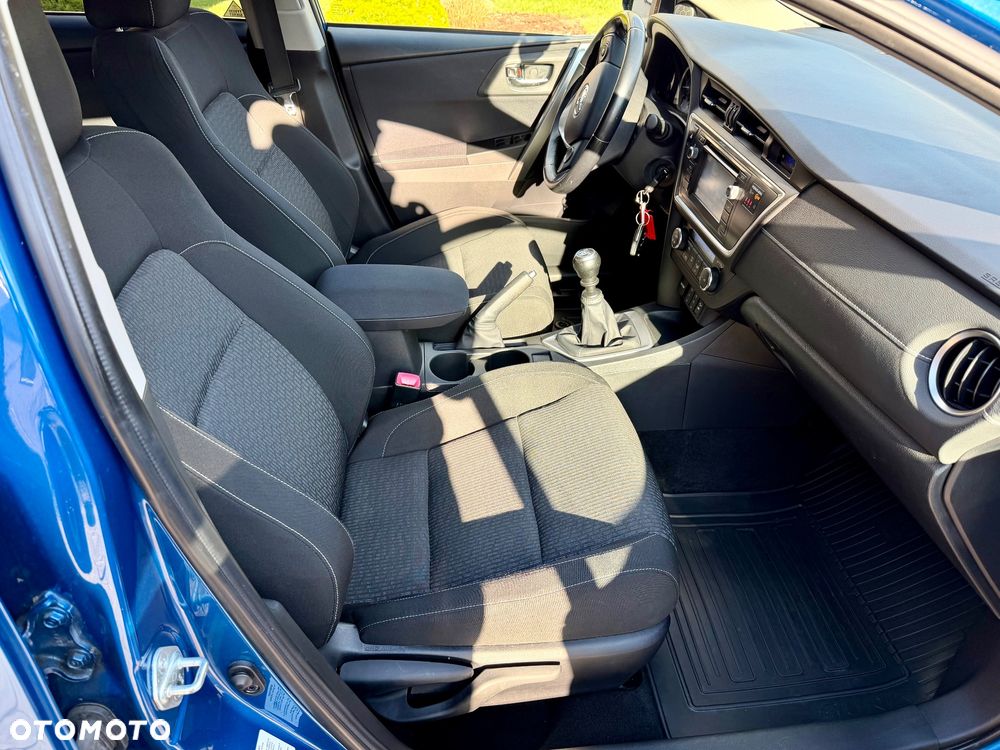 Toyota Auris 1.6 Premium Start - 24