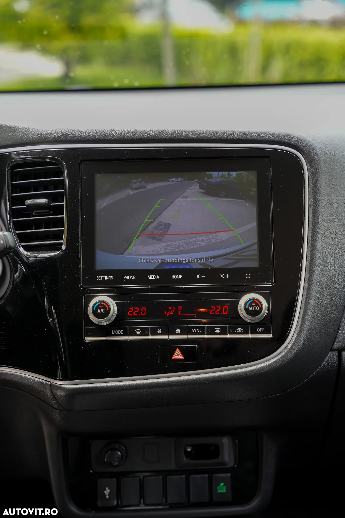 Mitsubishi Outlander PHEV 2.4 L 4X4 Invite - 13