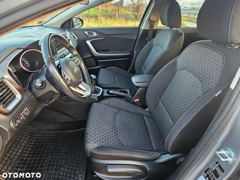 Kia Ceed 1.6 CRDi SCR M - 8