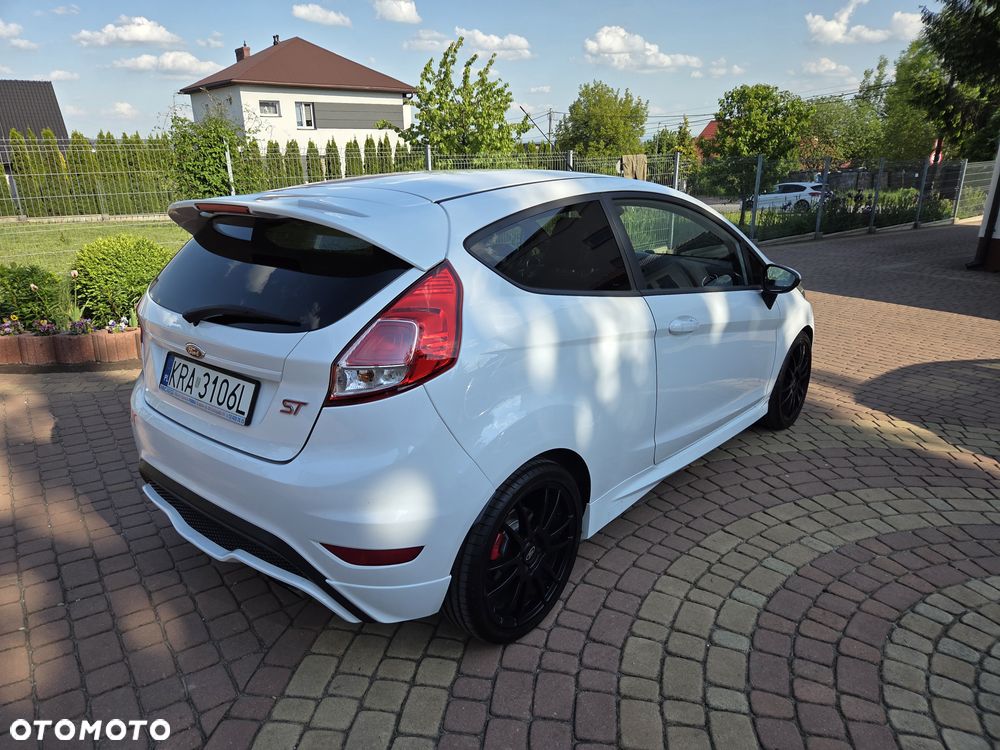 Ford Fiesta ST2 - 5