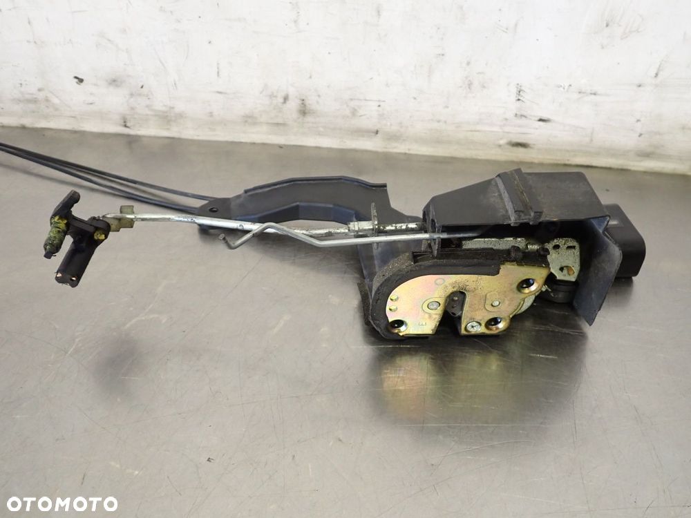 ZAMEK PRAWY PRZÓD DRZWI TOYOTA RAV4 II LIFT - 2