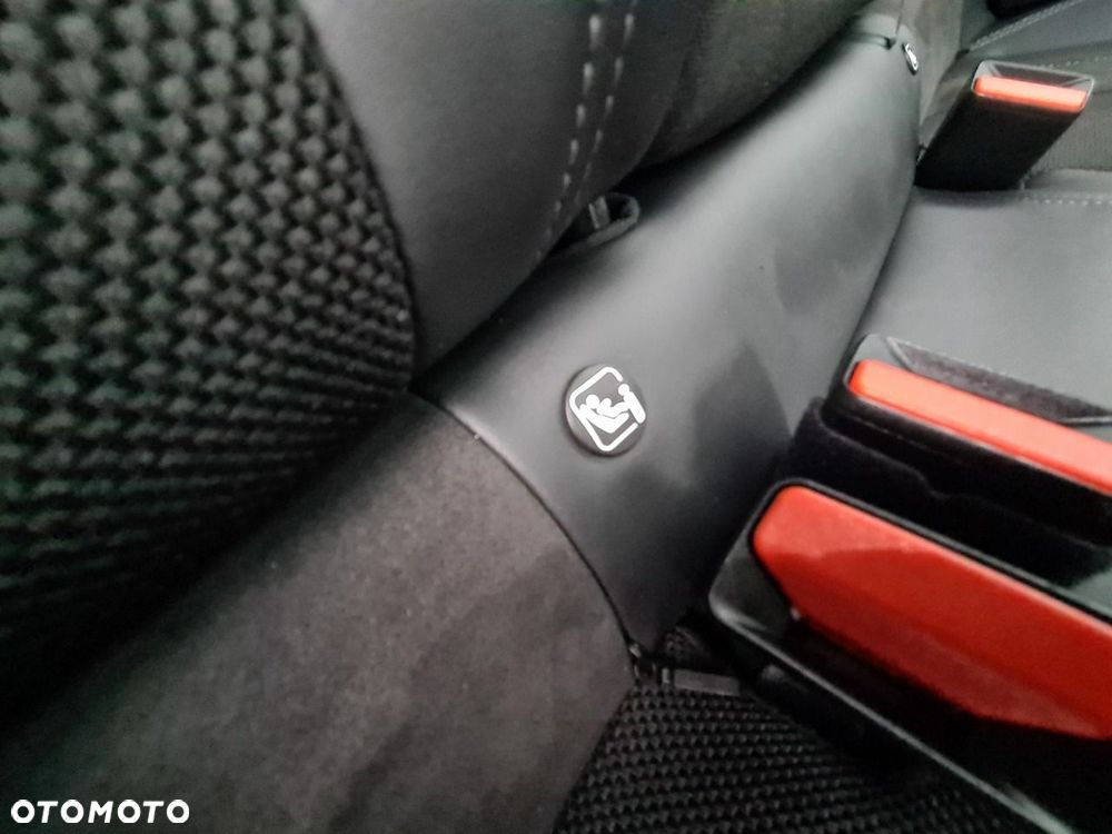 Peugeot 2008 1.2 PureTech GT S&S EAT8 - 38