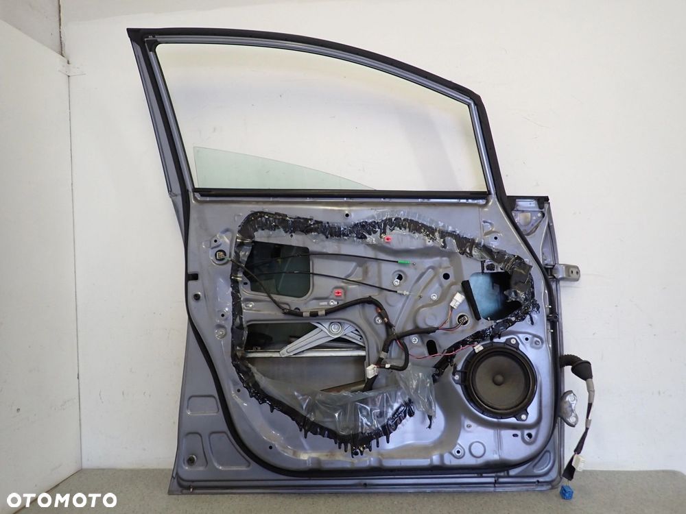 TOYOTA VERSO 09-13 DRZWI PRZEDNIE LEWE 8T4 - 14