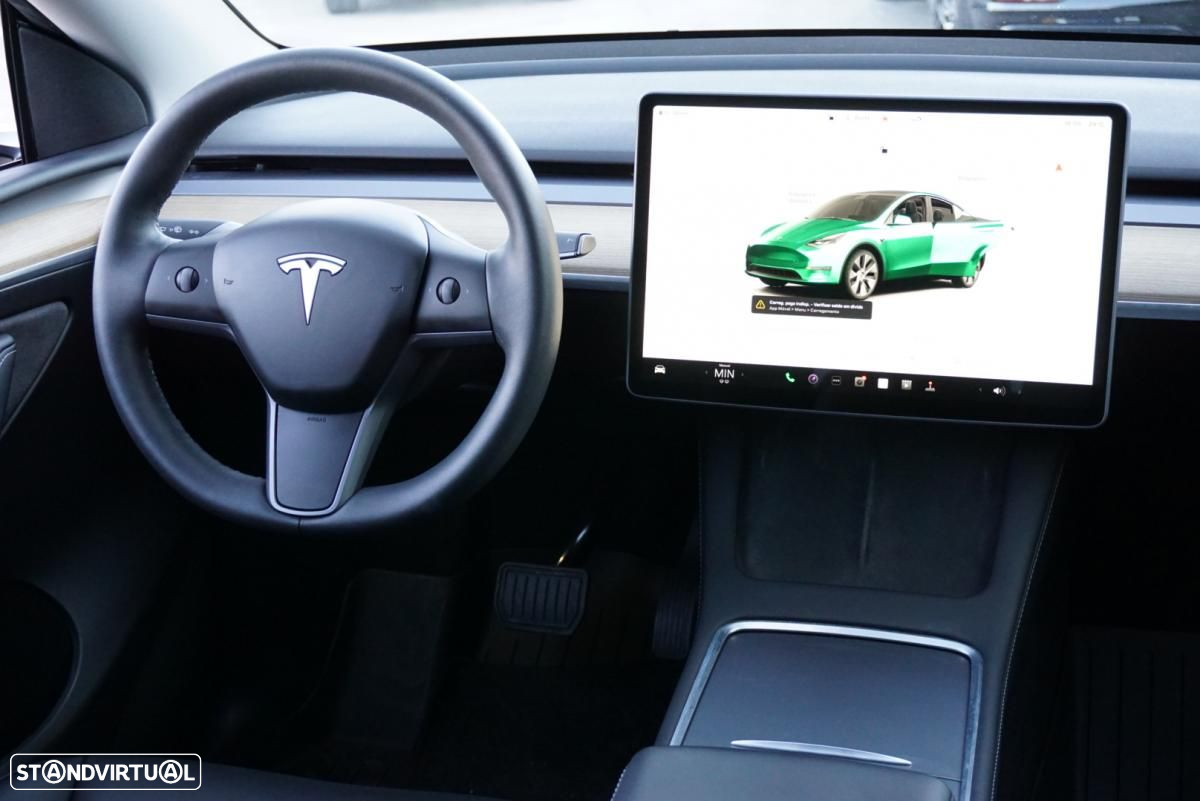 Tesla Model Y - 19
