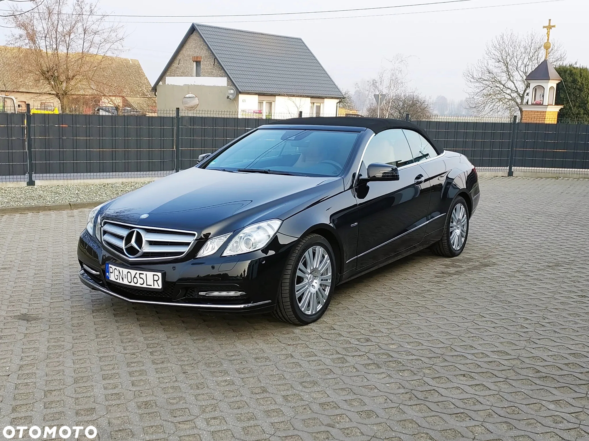 Mercedes-Benz Klasa E 200 CGI Cabrio BlueEFFICIENCY Automatik Avantgarde - 2